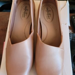 Mauve dress shoes